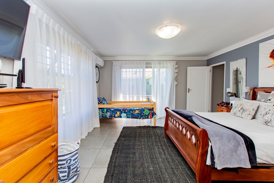 5 Bedroom Property for Sale in Myburgh Park Western Cape